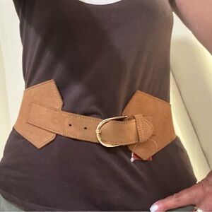 NWT Izette Genuine Leather Suede Belt with Gold tone hardware, Brown. Size S